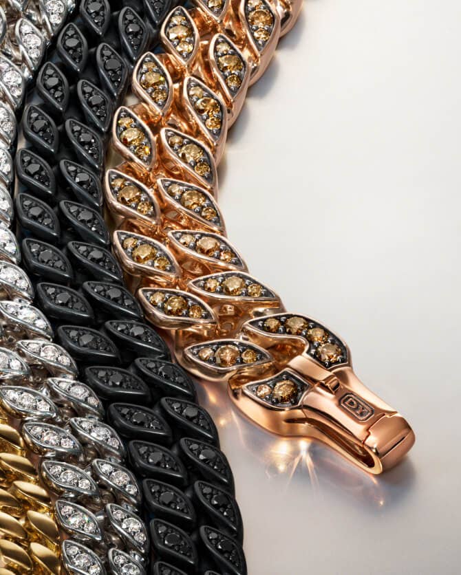 Quatre chaînes Curb signées David Yurman.