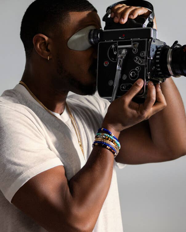 Michael B. Jordan dans la campagne Spiritual Bead de David Yurman.