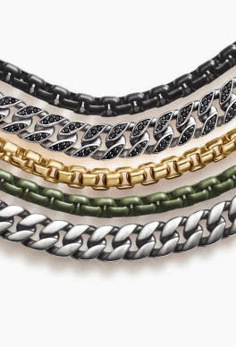 Cinq bracelets chaîne David Yurman.