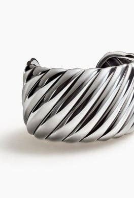 Bracelet manchette Sculpted Cable de David Yurman.